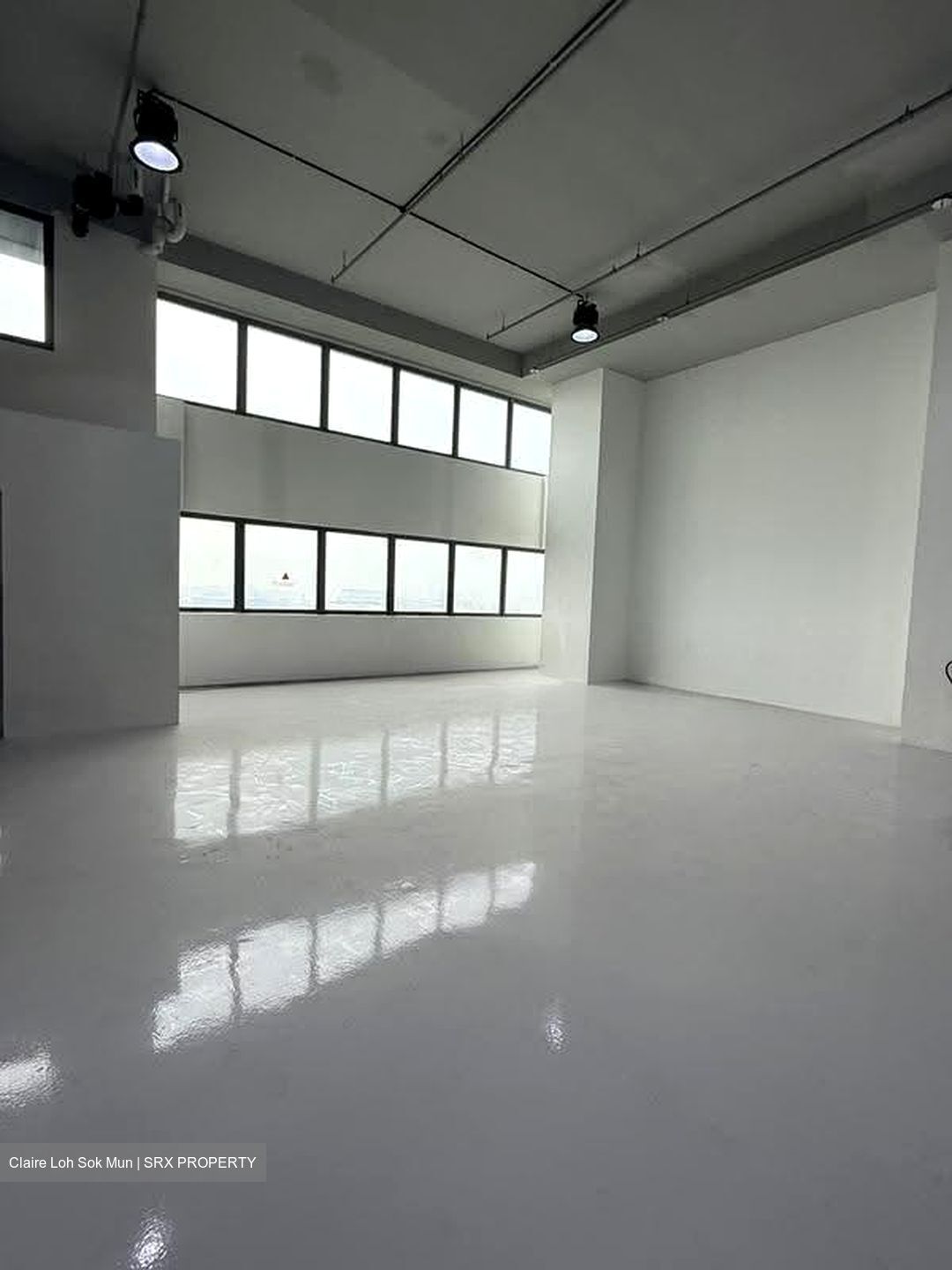 Carros Centre (D25), Factory #627350491